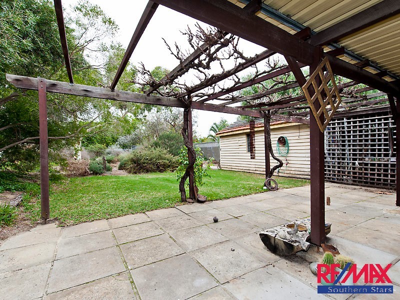 11 Peckham Street, Beckenham WA 6107