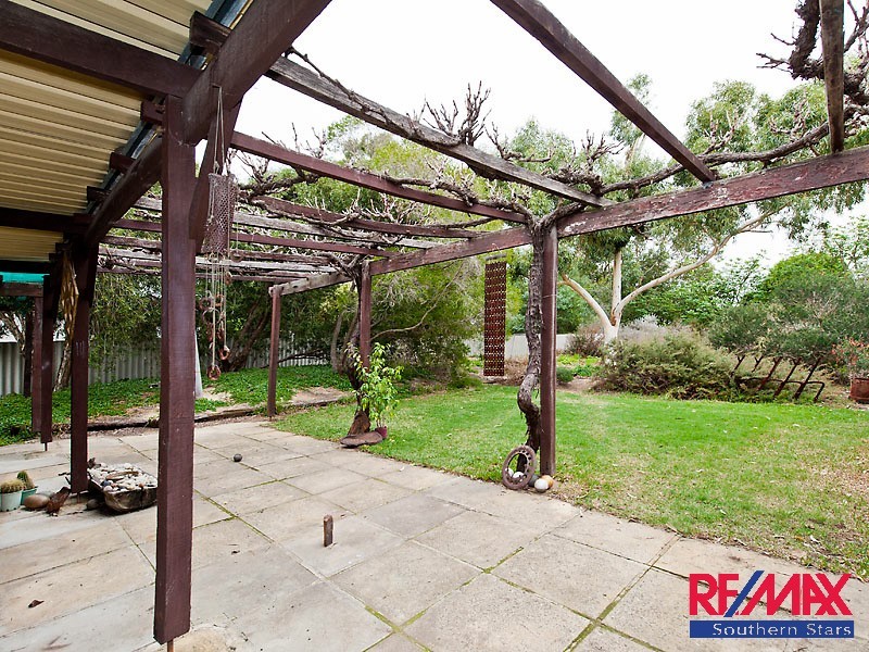 11 Peckham Street, Beckenham WA 6107