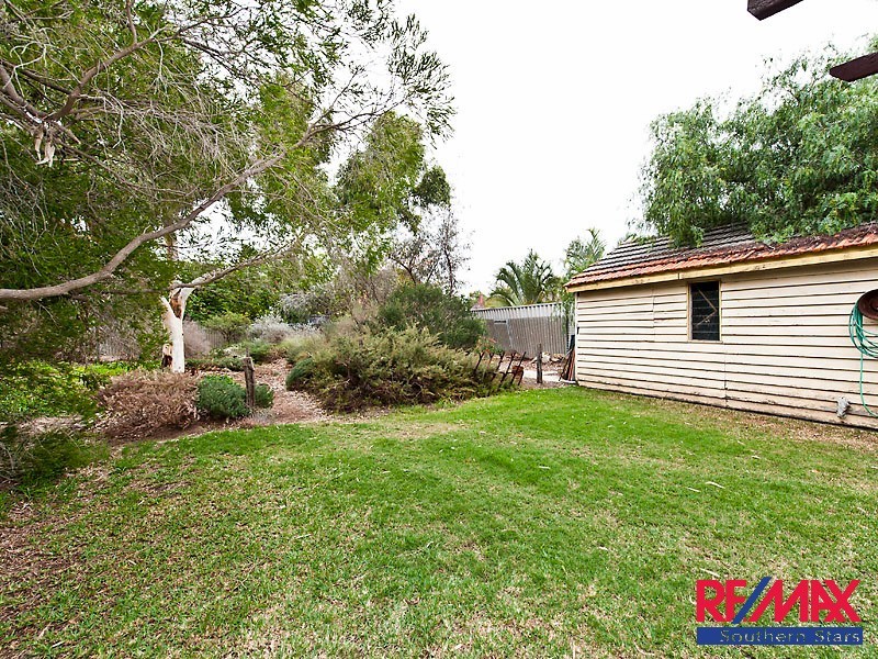 11 Peckham Street, Beckenham WA 6107