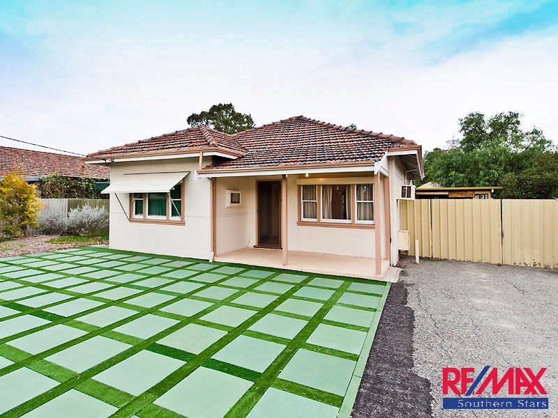 11 Peckham Street, Beckenham WA 6107