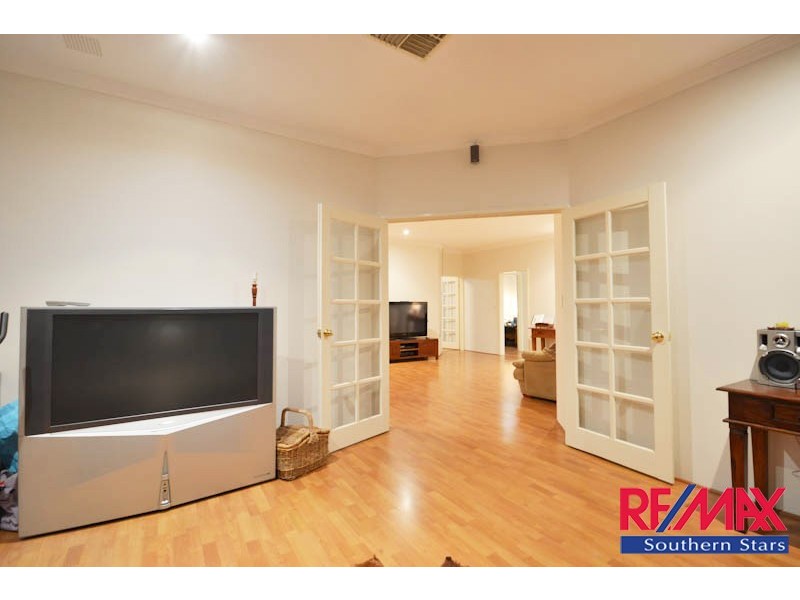 6 Clipper Parade, Canning Vale WA 6155