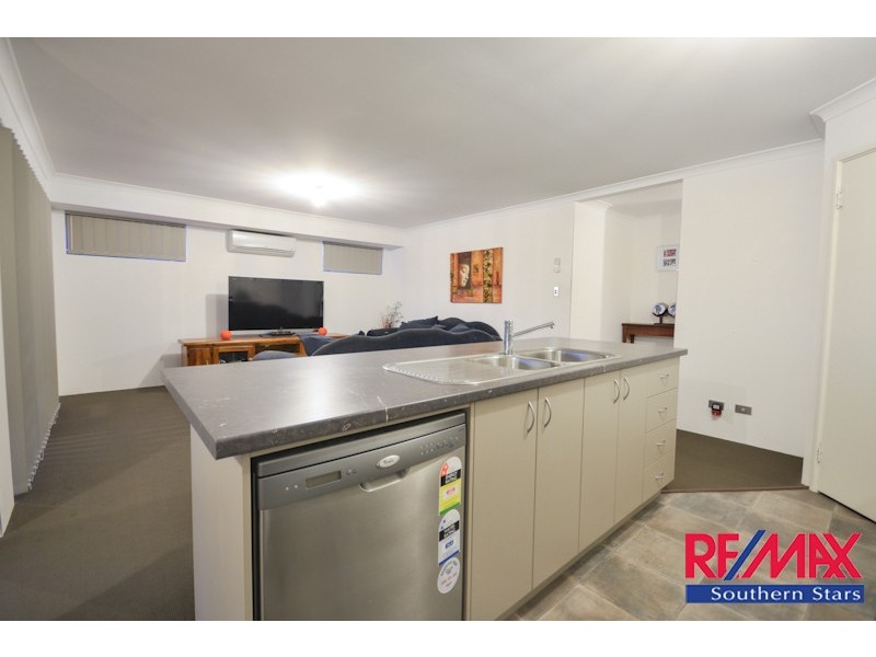 19 Retchford Way, Queens Park WA 6107