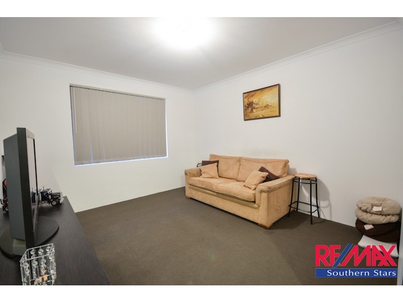 19 Retchford Way, Queens Park WA 6107