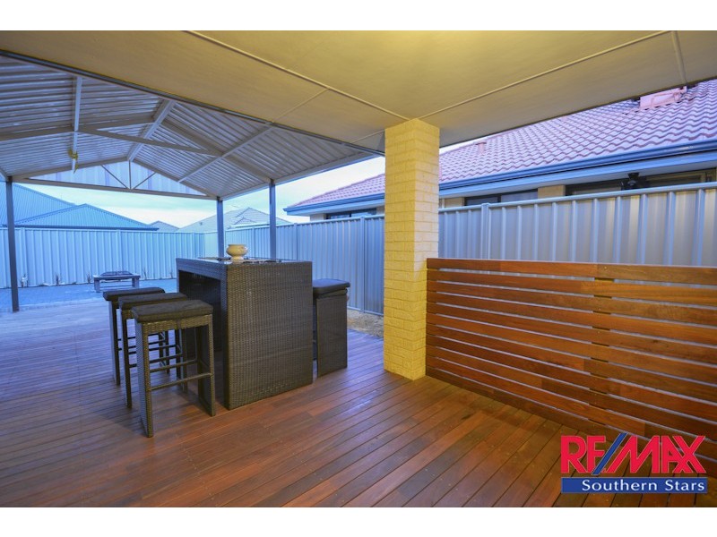 19 Retchford Way, Queens Park WA 6107