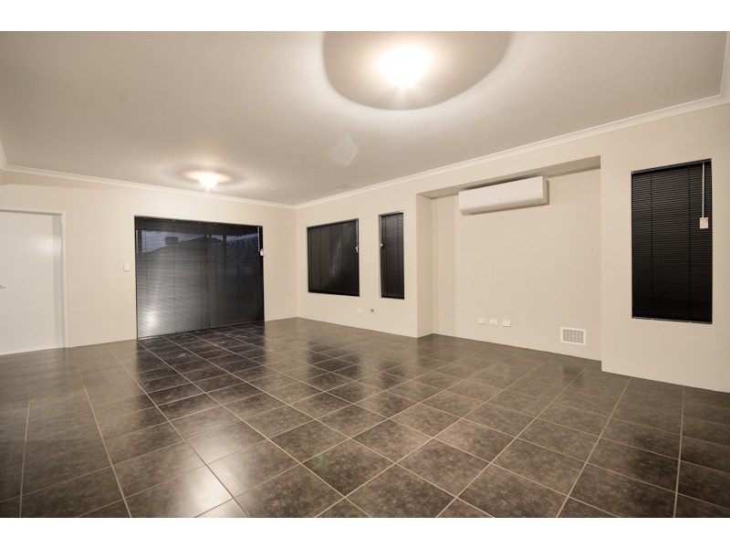 11 Terracina Parkway, Piara Waters WA 6112