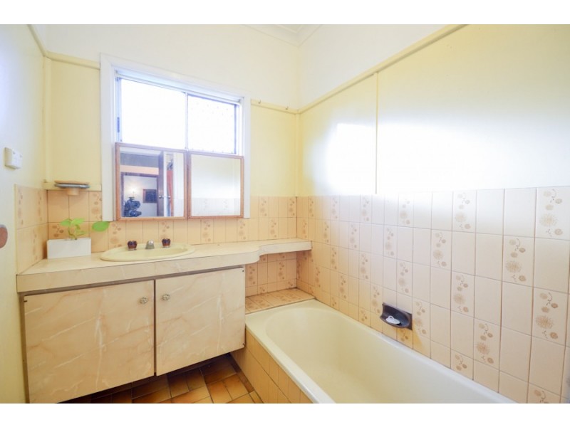 25 Brookland Street, Beckenham WA 6107