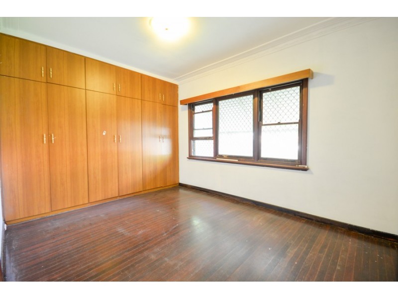 25 Brookland Street, Beckenham WA 6107