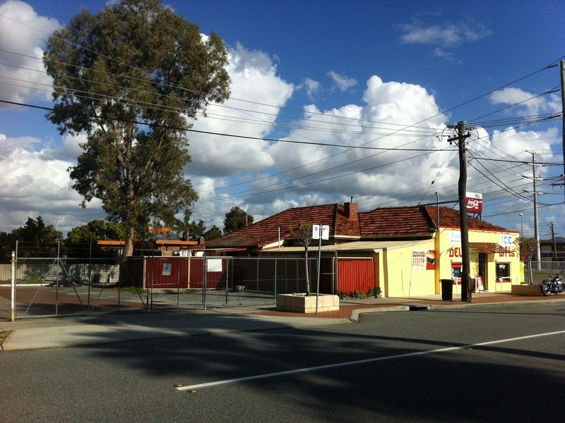 318 Railway Pde, East Cannington WA 6107