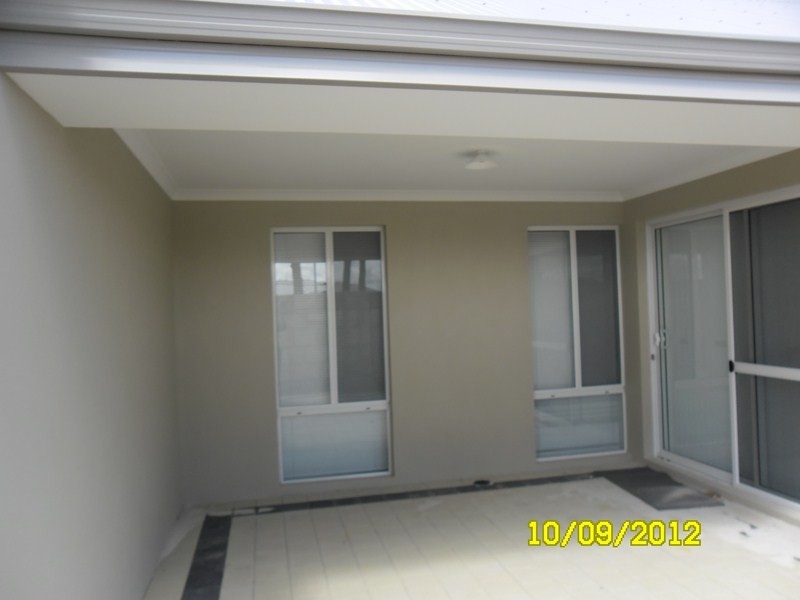 39 Lyon Rd, Atwell WA 6164