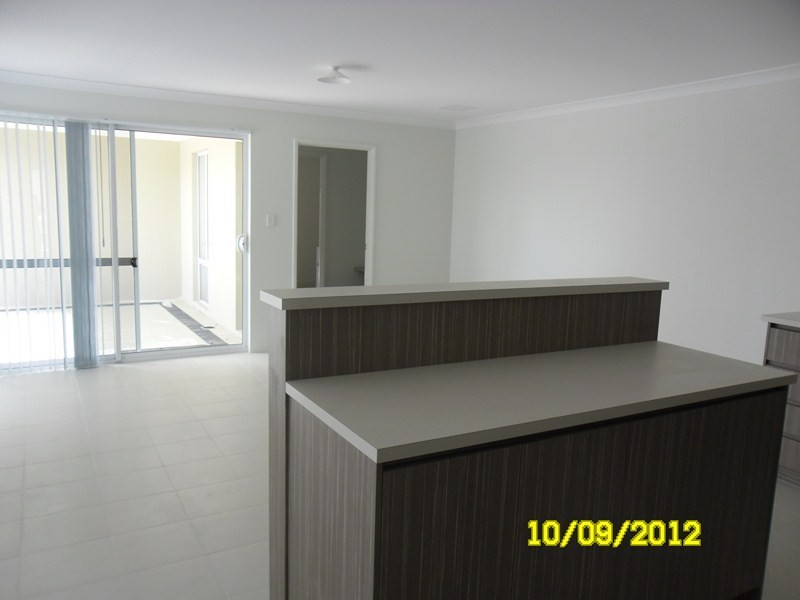 39 Lyon Rd, Atwell WA 6164