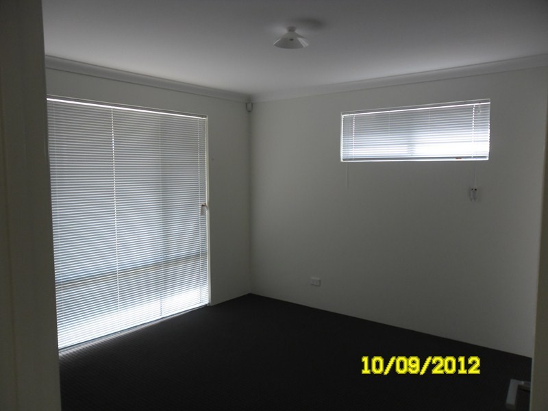 39 Lyon Rd, Atwell WA 6164