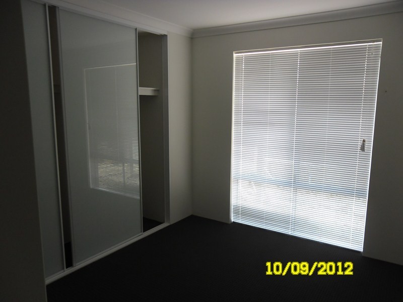 39 Lyon Rd, Atwell WA 6164