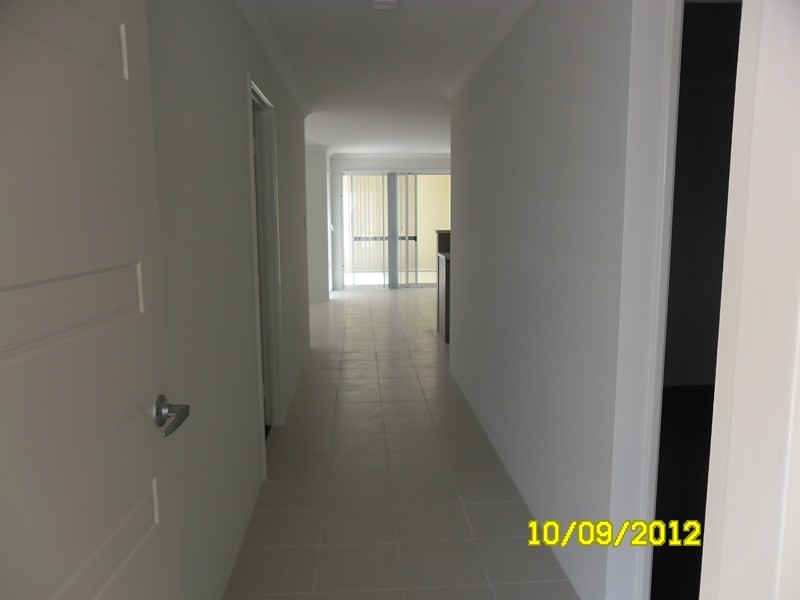 39 Lyon Rd, Atwell WA 6164