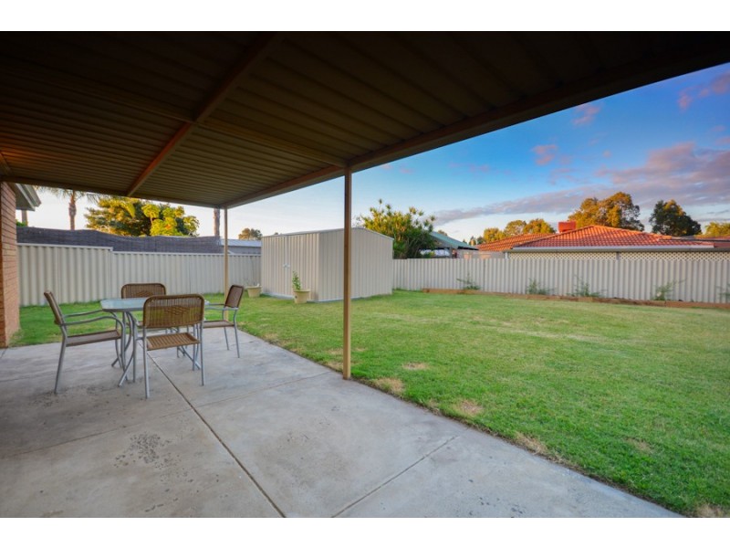 16a Majestic Court, Thornlie WA 6108