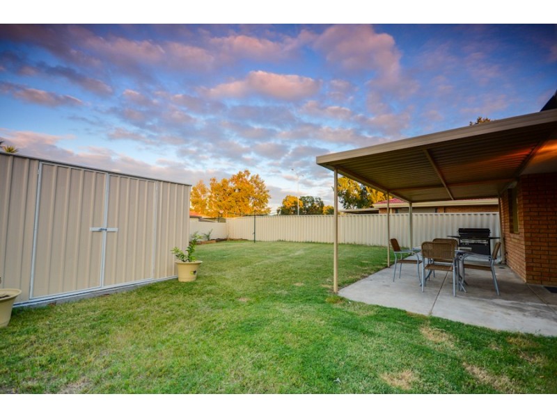 16a Majestic Court, Thornlie WA 6108