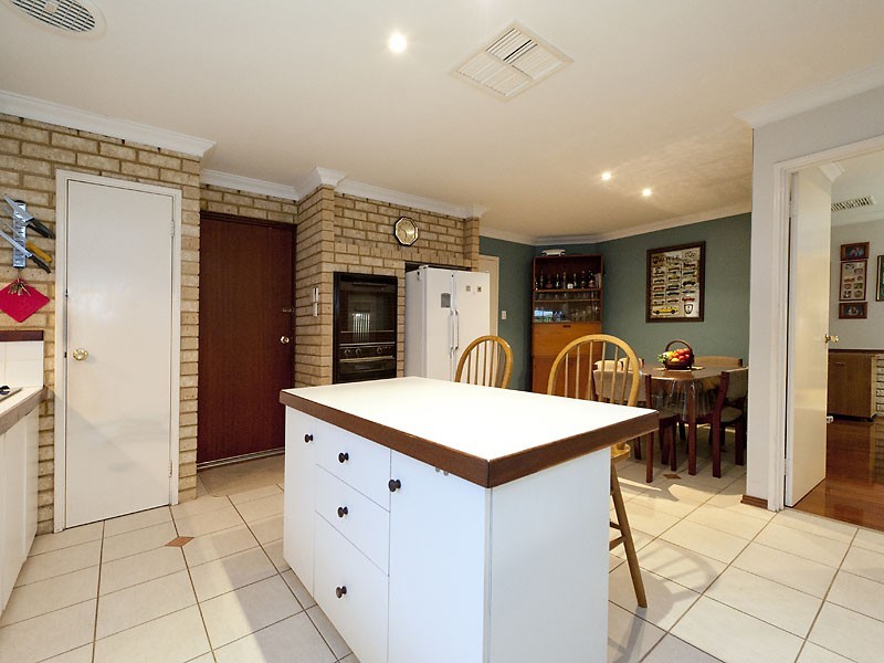 16 Eudanda Place, Cannington WA 6107