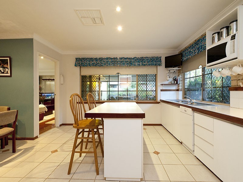 16 Eudanda Place, Cannington WA 6107