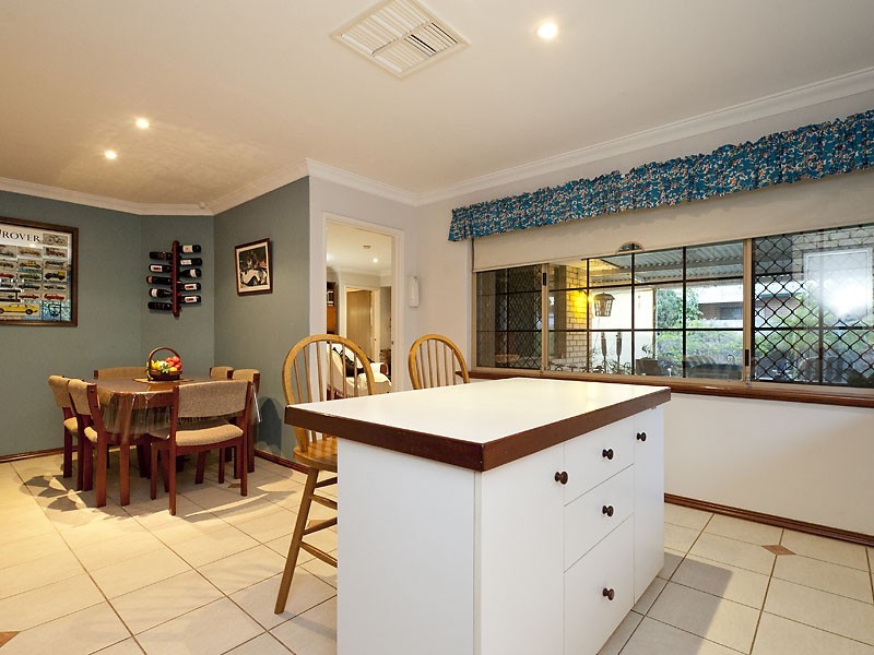 16 Eudanda Place, Cannington WA 6107