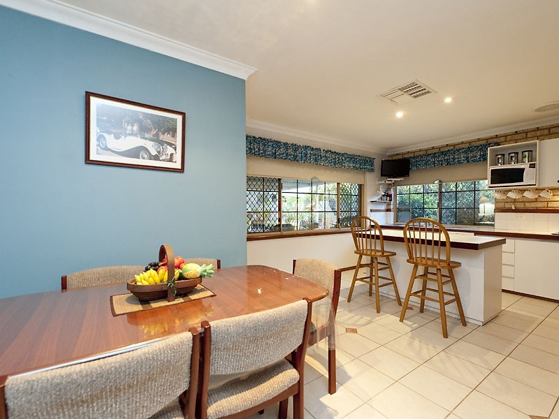 16 Eudanda Place, Cannington WA 6107