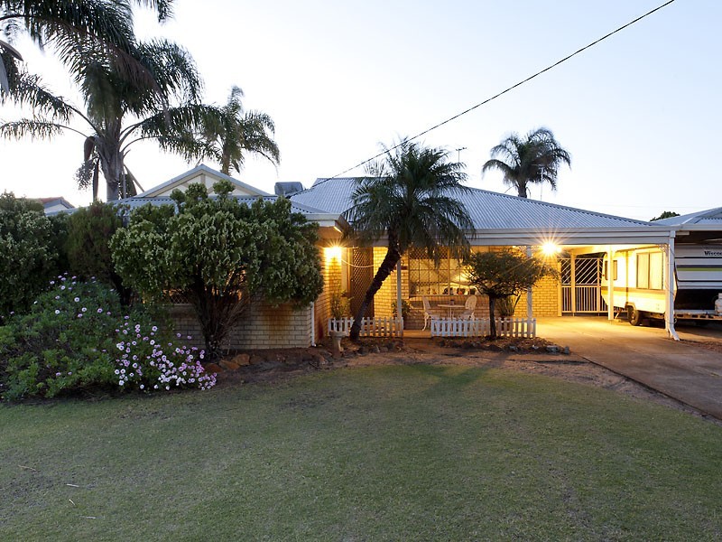 16 Eudanda Place, Cannington WA 6107