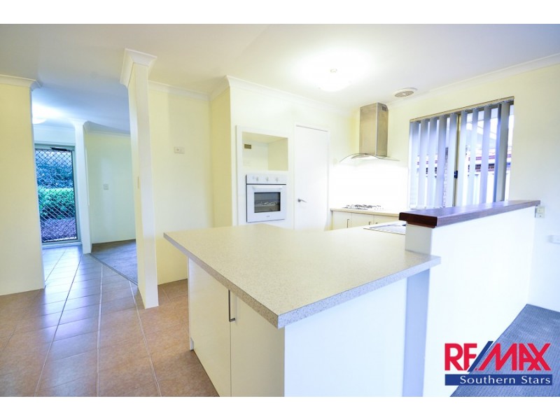 21 Allen Court, Queens Park WA 6107