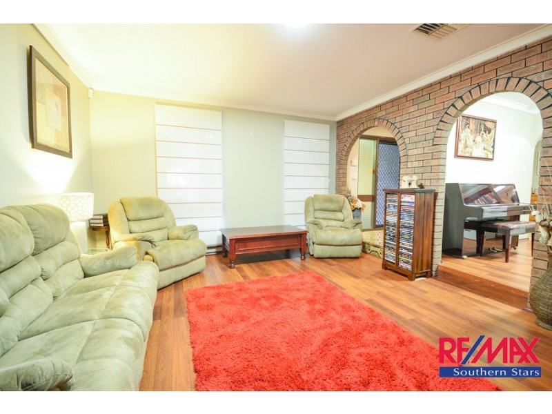 216 Dawson Avenue, Forrestfield WA 6058