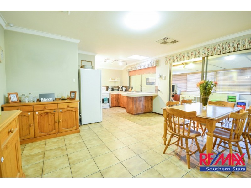 216 Dawson Avenue, Forrestfield WA 6058