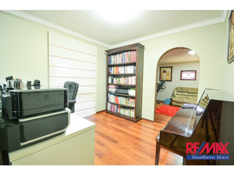 216 Dawson Avenue, Forrestfield WA 6058