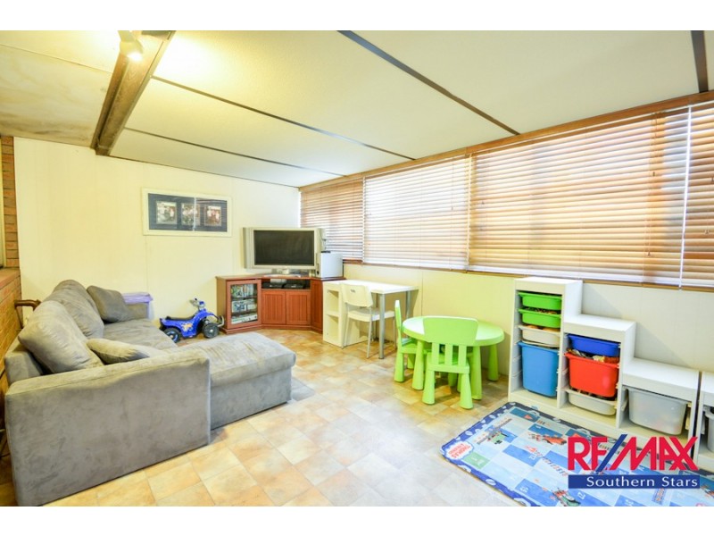 216 Dawson Avenue, Forrestfield WA 6058