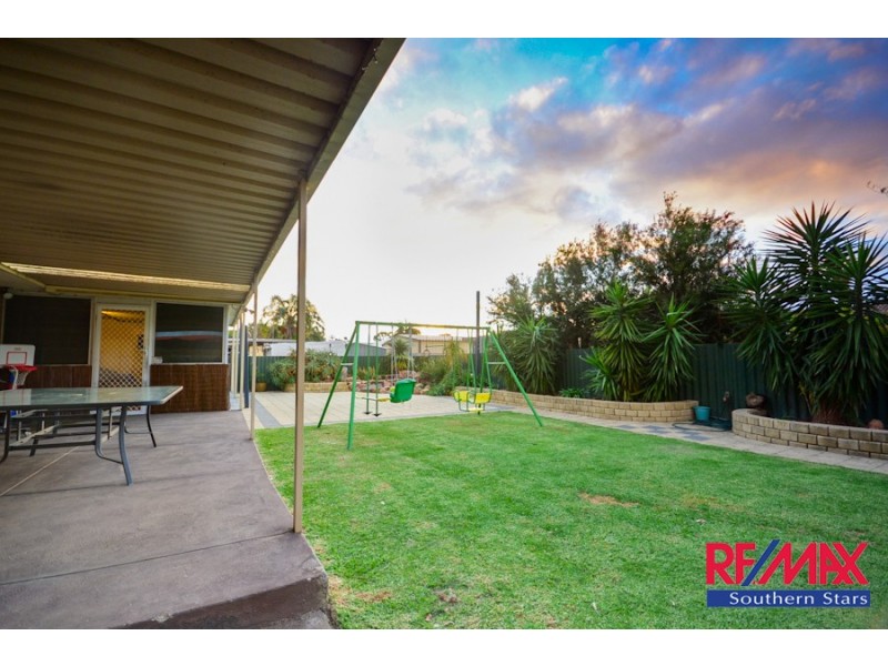 216 Dawson Avenue, Forrestfield WA 6058