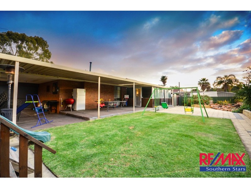 216 Dawson Avenue, Forrestfield WA 6058