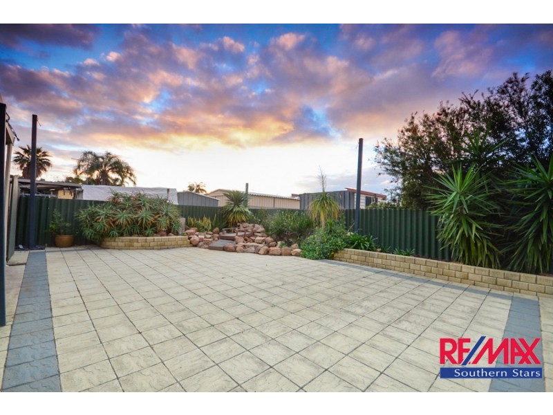 216 Dawson Avenue, Forrestfield WA 6058
