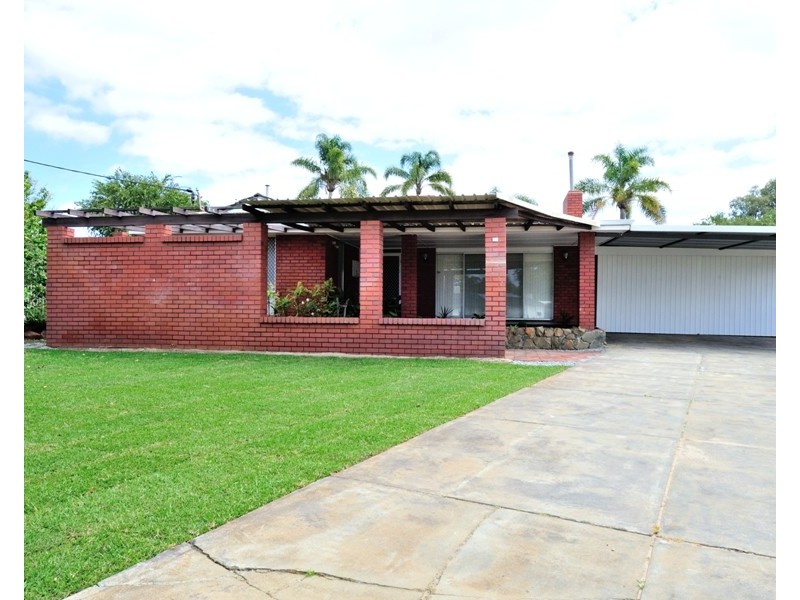 19 Hughenden Drv, Thornlie WA 6108