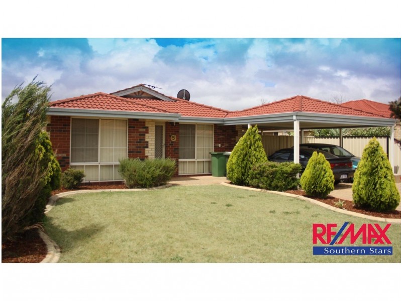 5 Mannix Pass, Queens Park WA 6107