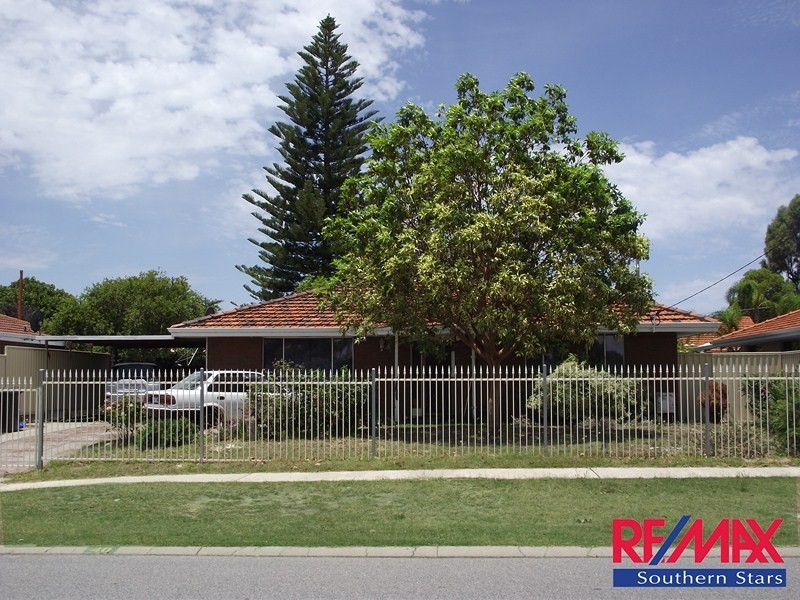 40 Lyrebird Way, Thornlie WA 6108