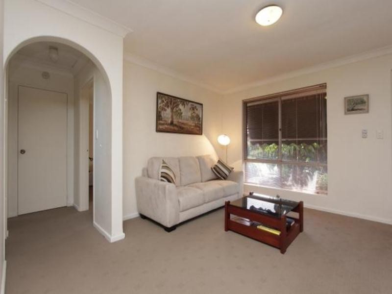 8/188 Fern Road, Wilson WA 6107