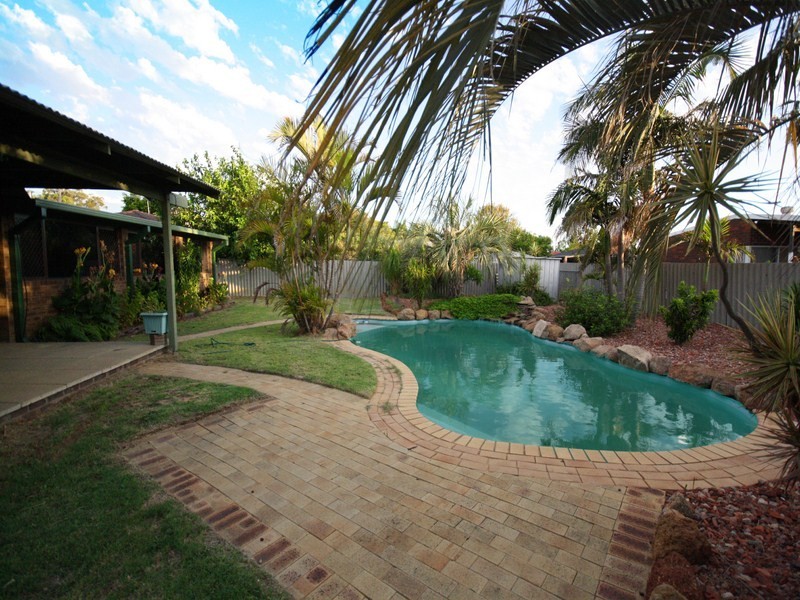 122 Berkshire Road, Forrestfield WA 6058