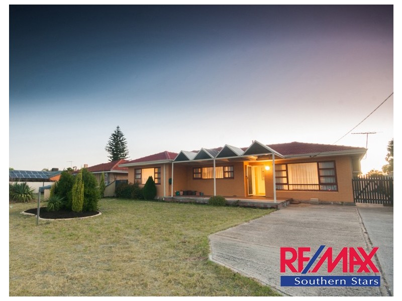 39 Centre Street, Queens Park WA 6107