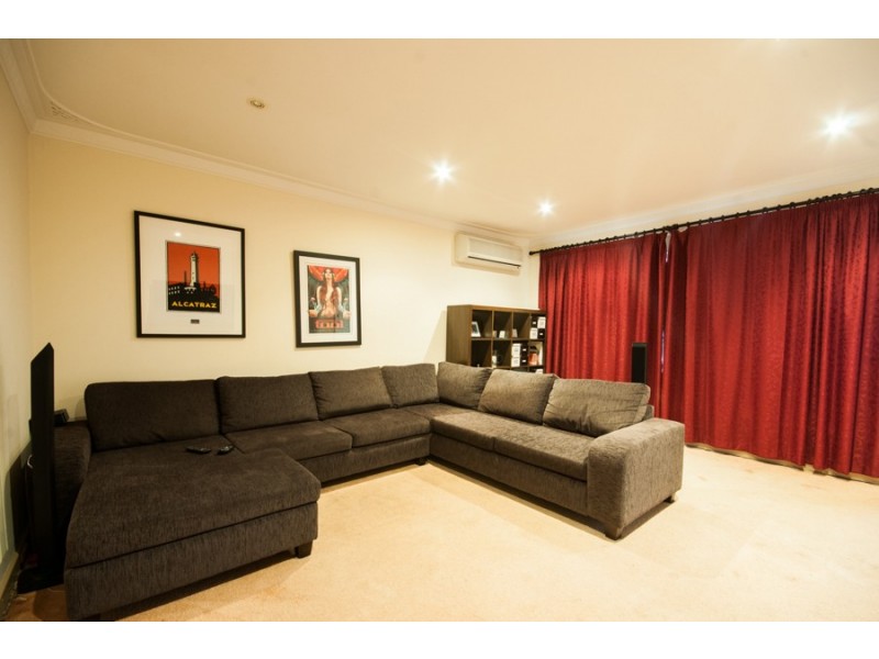 39 Centre Street, Queens Park WA 6107