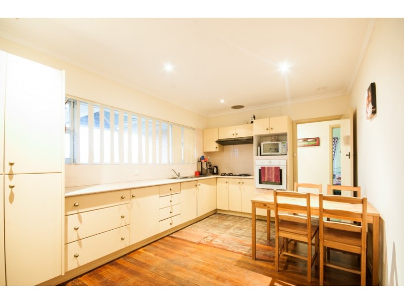 39 Centre Street, Queens Park WA 6107