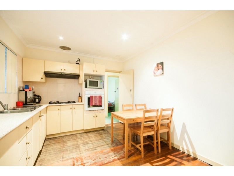 39 Centre Street, Queens Park WA 6107