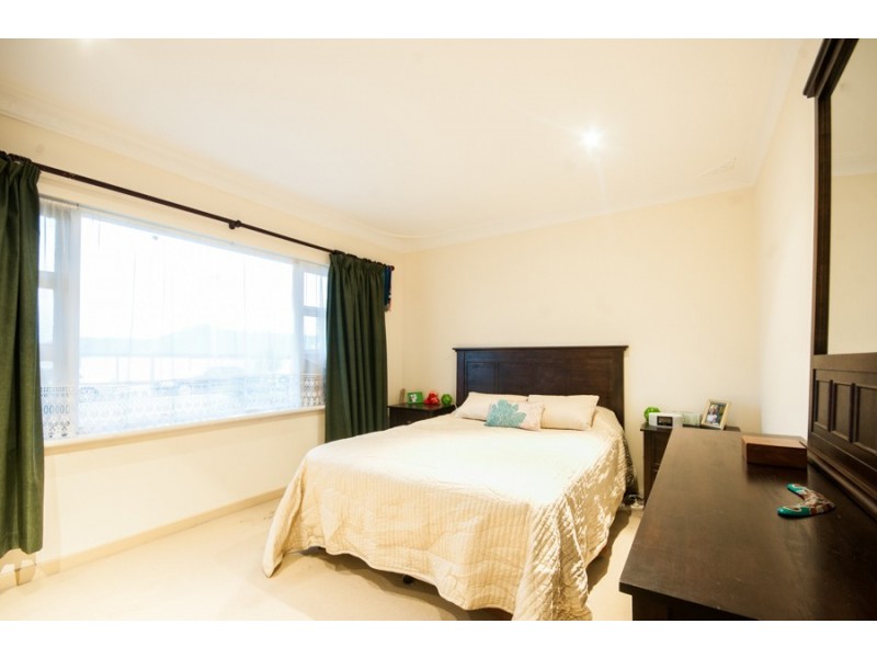 39 Centre Street, Queens Park WA 6107