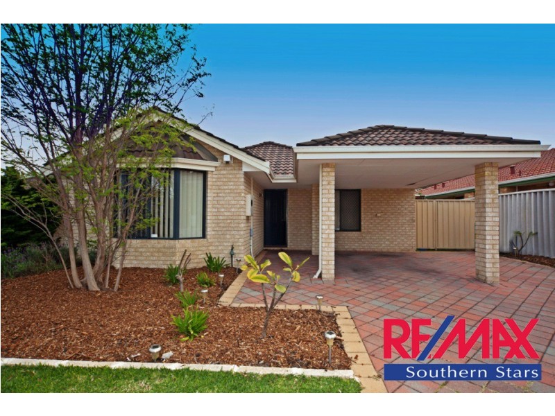 1/11 Norbertine Close, Queens Park WA 6107