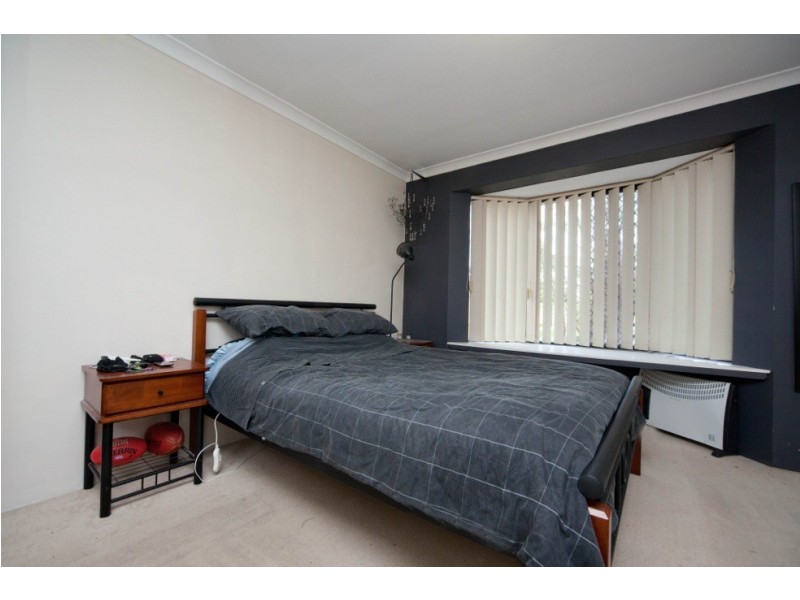 1/11 Norbertine Close, Queens Park WA 6107