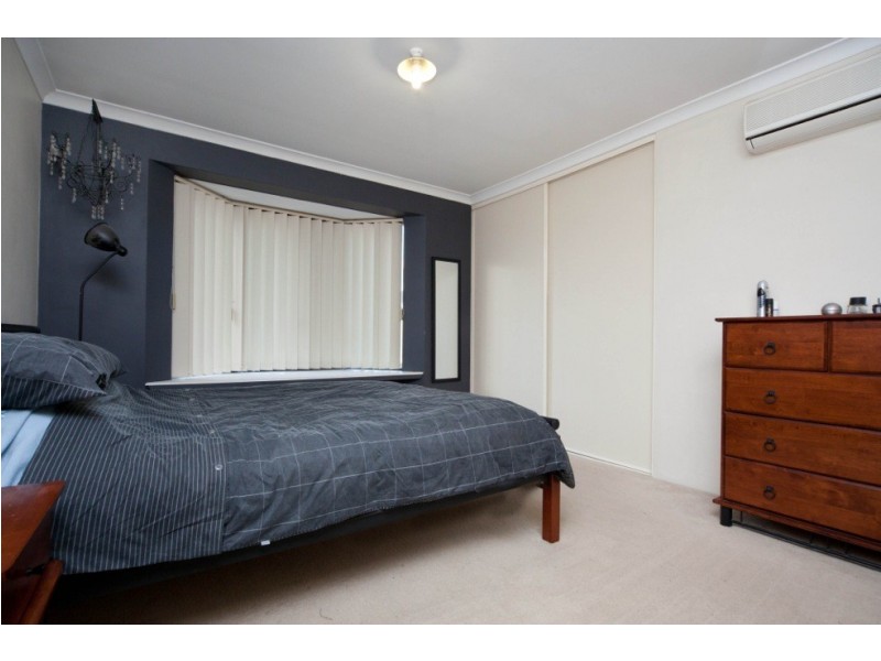 1/11 Norbertine Close, Queens Park WA 6107