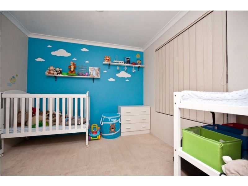 1/11 Norbertine Close, Queens Park WA 6107