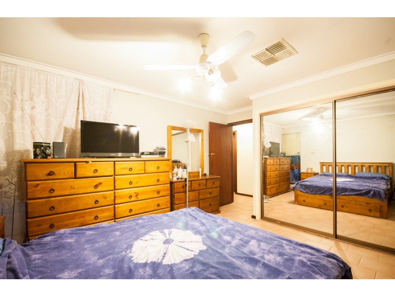 32 Stevenage Street, Huntingdale WA 6110