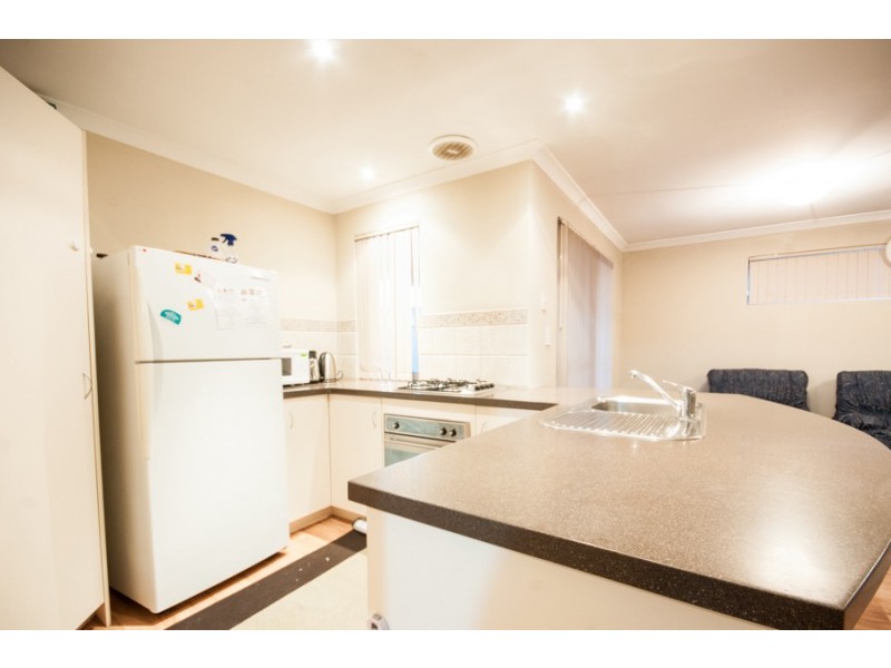 32a Barnsley Street, Queens Park WA 6107