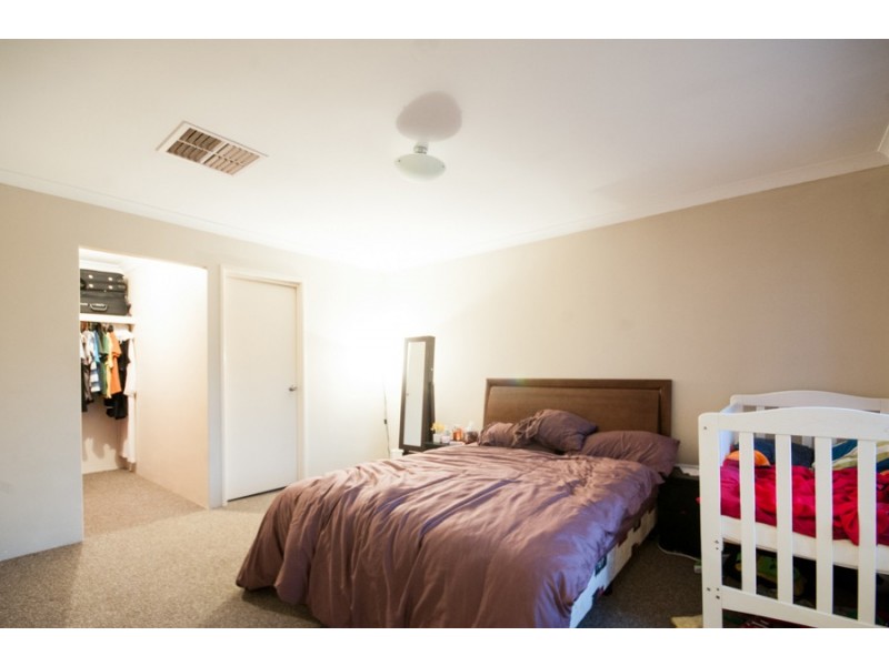 32a Barnsley Street, Queens Park WA 6107