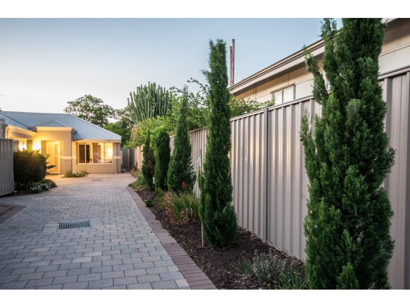 32a Barnsley Street, Queens Park WA 6107